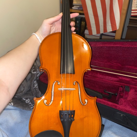 COPY - Authentic Mendini Violin and accessories!!! - Picture 1 of 16